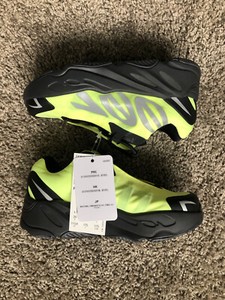 yeezy boost 700 mnvn phosphor
