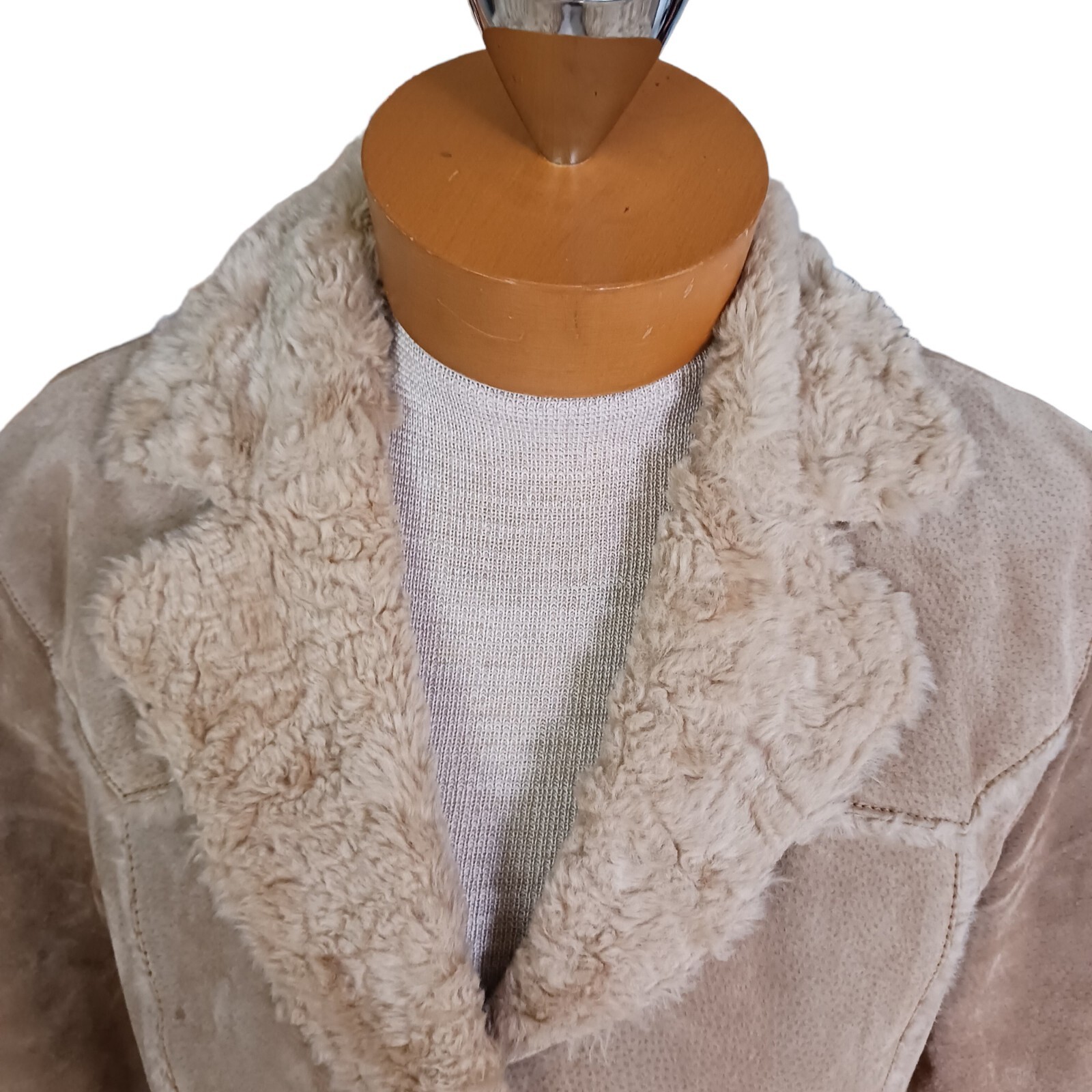 Vintage St John's Bay Women's Tan Leather Sherpa Winter Coat image 3
