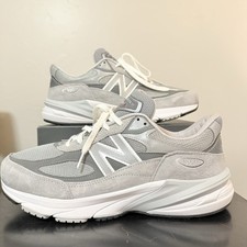 New Balance Gray Tennis shoes Size 11  M990GL6