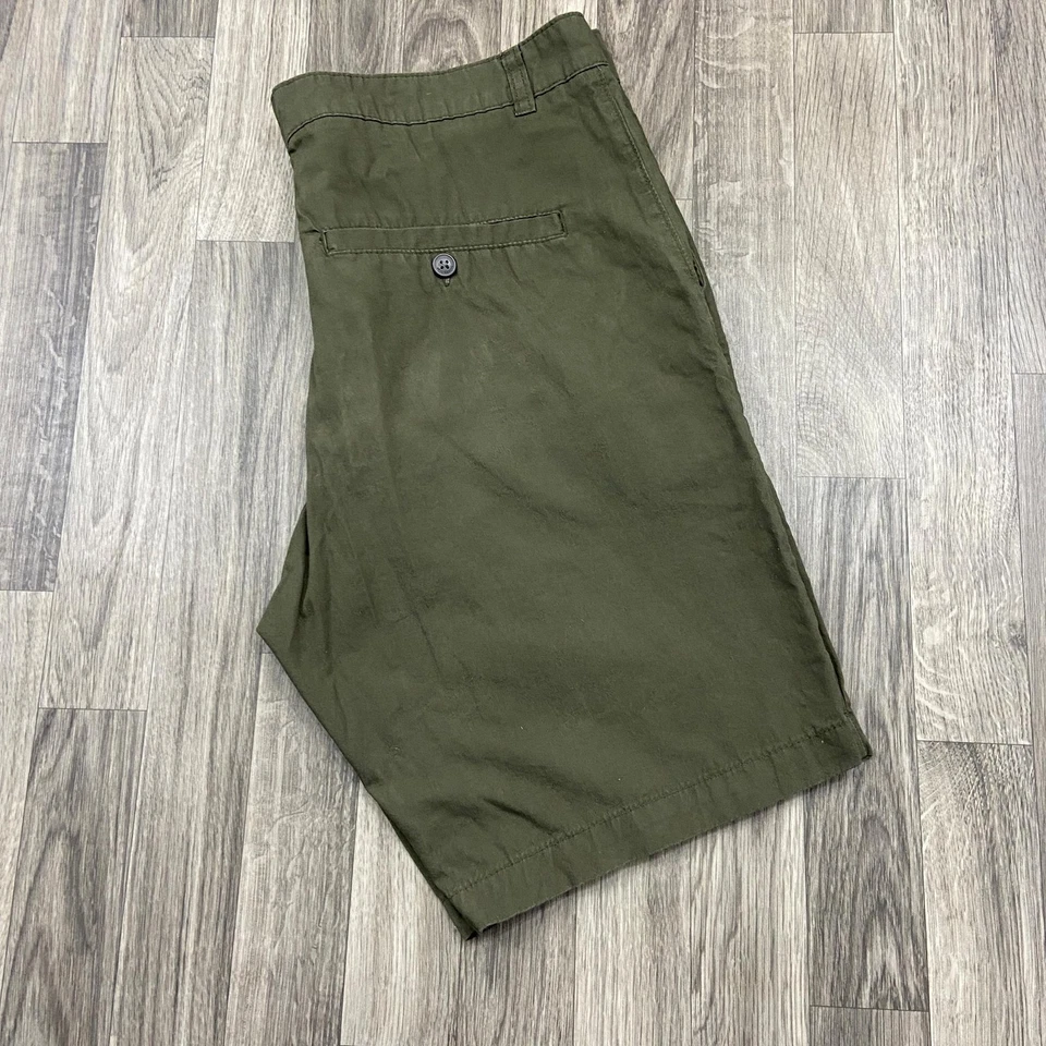 Pantalones cortos chinos informales verdes de tiro alto DIVIDED by H&M para hombre talla 32 Foto 2 de 4