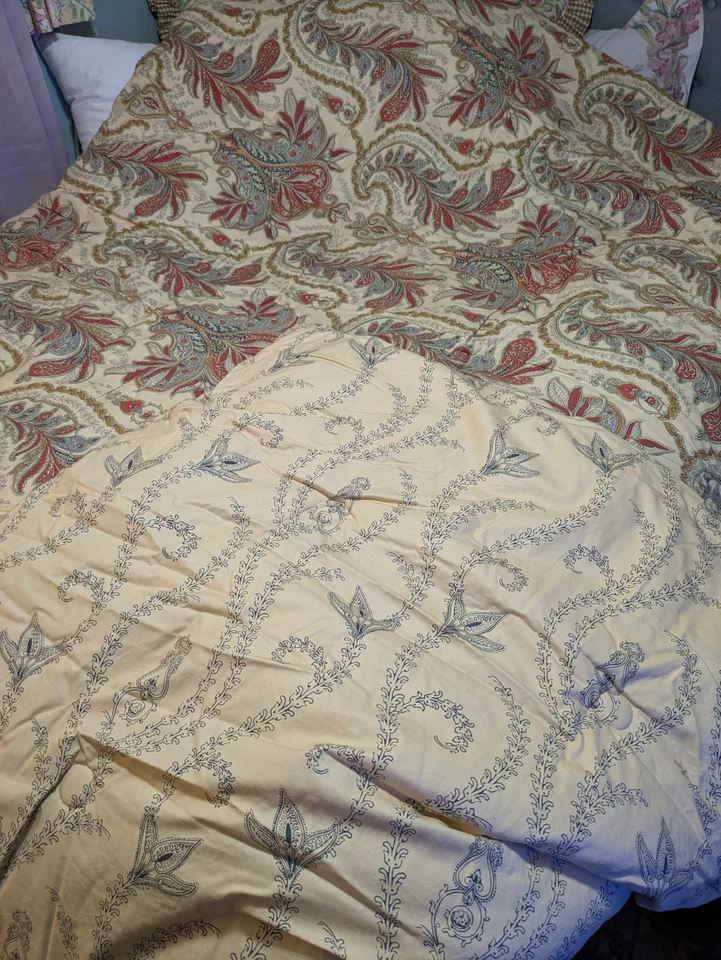 Rose Tree Floral Paisley Reversible Tufted King Size Comforter Red, Blue On Tan - Image 3 of 3