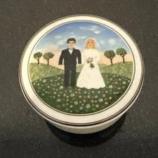 VILLEROY & BOCH Design Naïf BRIDE AND GROOM Wedding Trinket Box from 1987