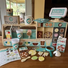 Melissa & Doug Wooden Café Barista Coffee Shop (33 Pieces)