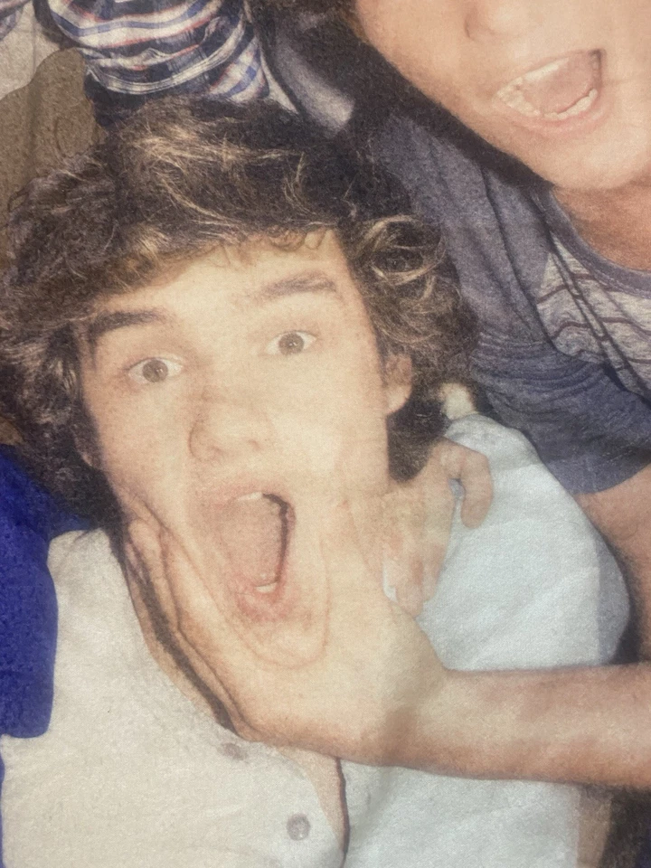 Vintage 1D One Direction Fleece Blanket with Pink and Purple Accents - Image 4 of 4