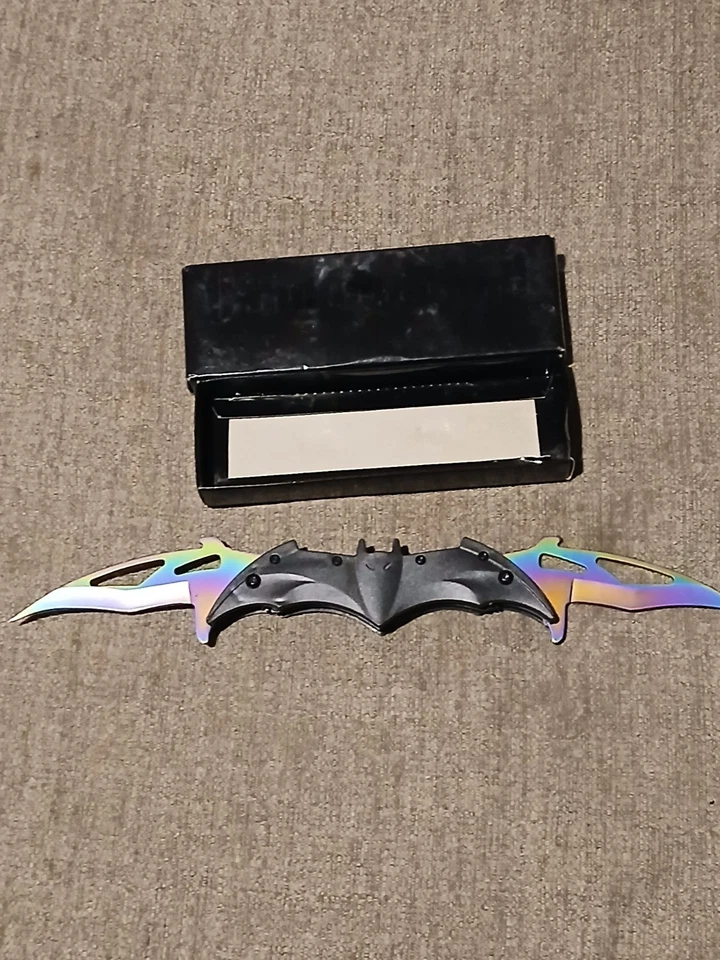 DARK KNIGHT SPRING ASSISTED DUAL BLADE BATMAN TACTICAL FOLDING Pocket KNIFE BLK - Image 2 of 4