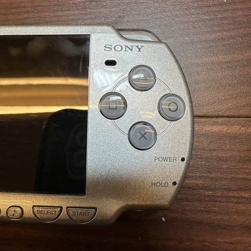 PSP 2000 body Ice Silver 2179 Japan - Picture 7 of 18