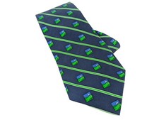 VINEYARD VINES Custom Collection Silk Necktie Golf Course Flag Print Striped