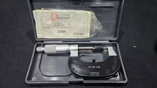 Mitutoyo 102-218 Micrometer, 25-50mm 0.01mm (8528), Q