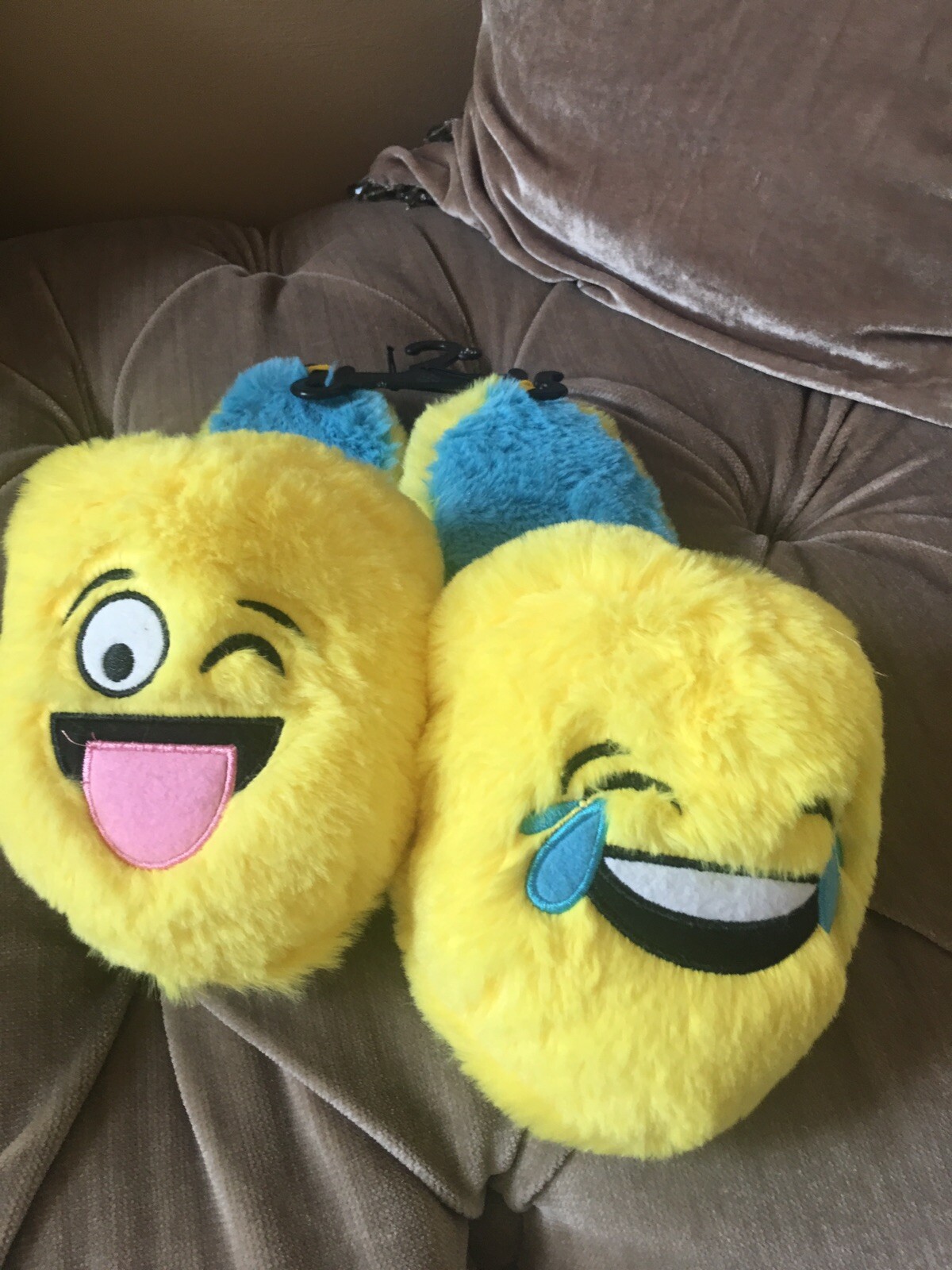 PANTOFOLA D’ORO Pantofole da casa per camera da letto gialle emoji taglia grande 2 3 giovani nuove con etichette