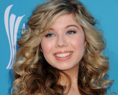 JENNETTE MCCURDY 8x10 PHOTO *