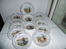 ANCIEN SERVICE A DESSERT EN PORCELAINE AJOUREE 1 PLAT, 11 ASSIETTES, 2 SALADIER