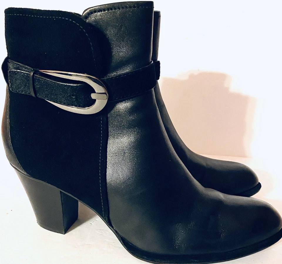 Botas Caressa para mujer 11M cuero negro/gamuza media pantorrilla correa al tobillo cremallera lateral usadas en excelente estado Foto 3 de 4