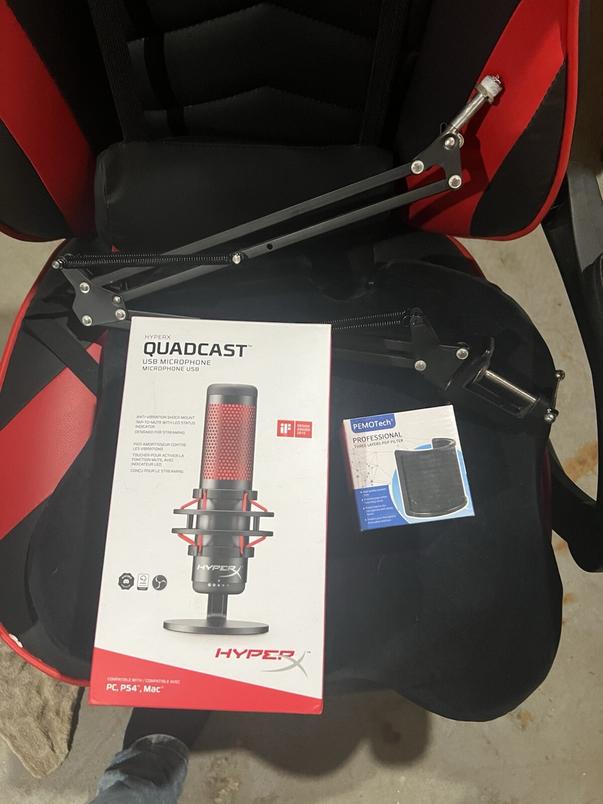 Hyper X Quad Cast With Boom Arm And Pop Filter