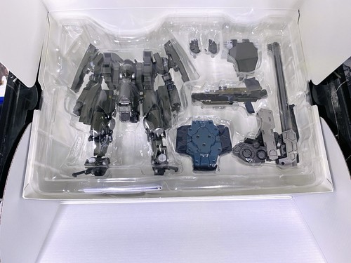 Left Alive Mech Edition Collector Box Set PS4 Playstation4 with Game & Print - Picture 14 of 18