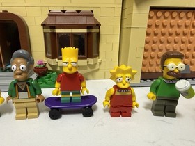 LEGO The Simpsons House 71006 Mostly Complete W/ Instructions and Minifigures