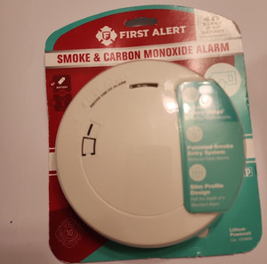 First Alert cat 1039868 Battery-Powered Smoke & Carbon Monoxide Alarm White New
