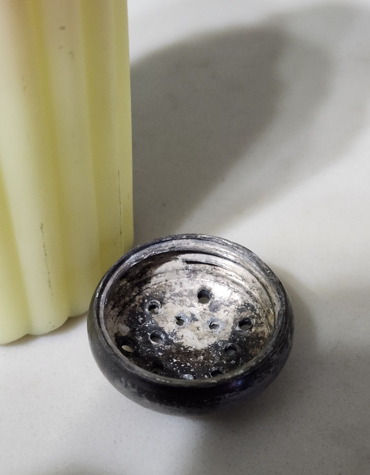 Antique Ribbed Burmese Art Glass Shaker