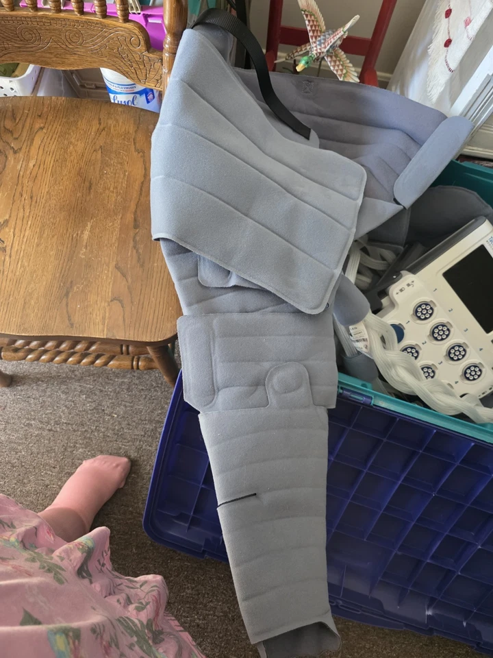 Bomba linfmática táctil con accesorios, viene con prendas para piernas y abdominales. Foto 2 de 4