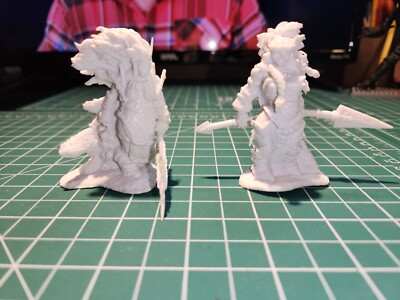 D&D Reaper Miniatures Two Gaint Froast Female Gaints