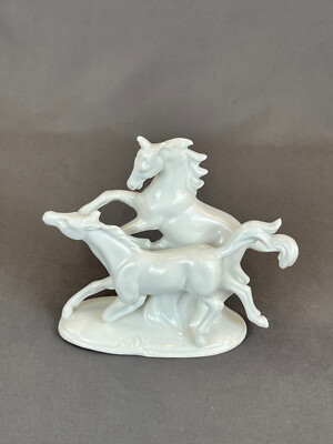 Lippelsdorf GDR Carl Scheidig Gräfenthal White Horse Porcelain 4 ½
