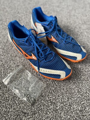 running spikes size 3