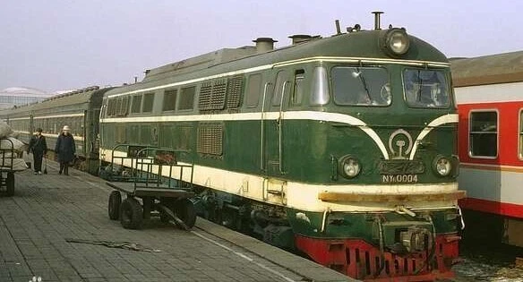 Chinese Diesel locomotive NY7 (By HENSCHEL) N-scale NEW - Image 3 of 4