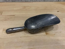 VIntage Cast Aluminum Scoop- Flour Grain Feed Kitchen Farm Garden - 7"