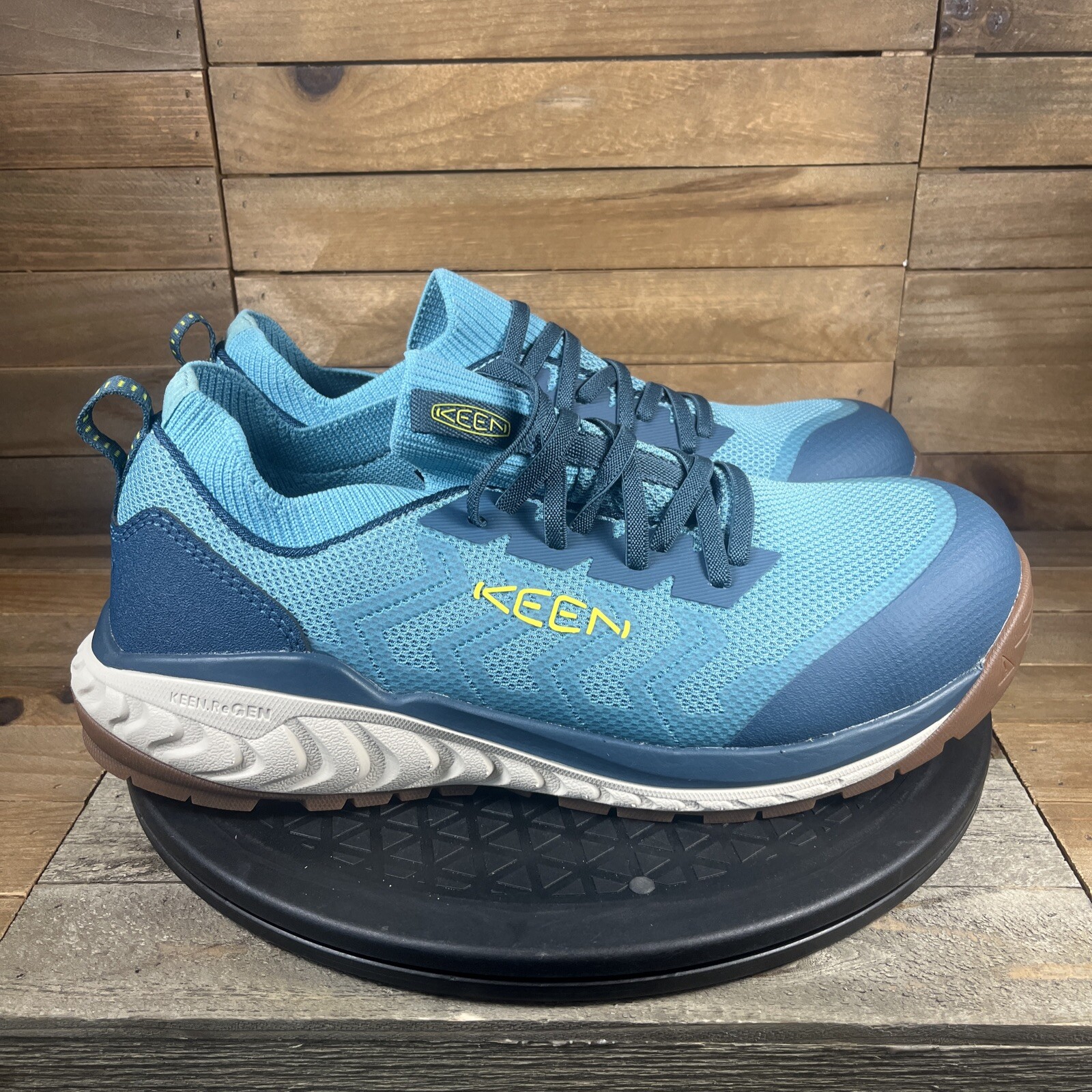 Sneakers da donna blu Keen Utility Arvada Shift taglia 10M punta di sicurezza