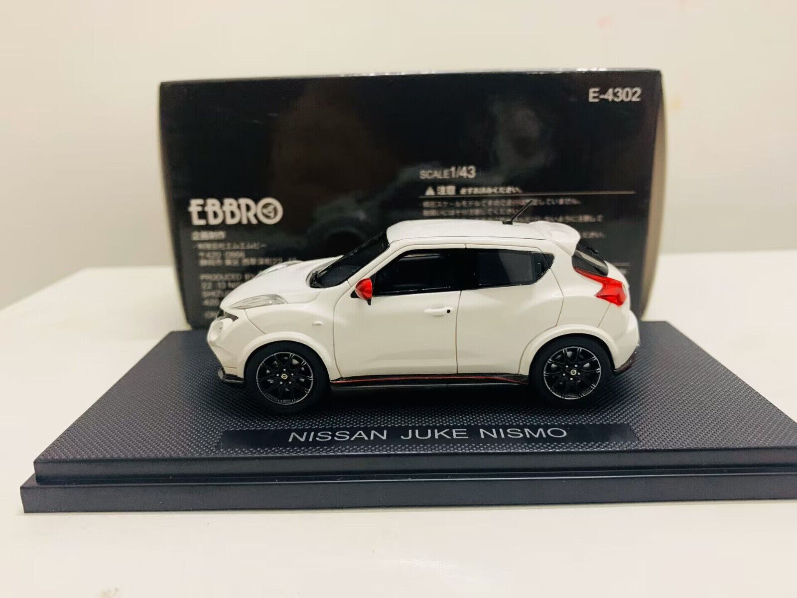 Ebbro 1/43 Scale Resin Model Car Nissan Juke Nismo White New in Box