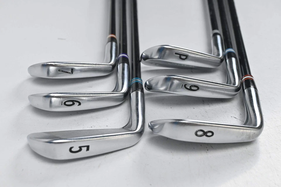 Titleist 712 MB Irons / 5-PW / Stiff Flex Dynamic Gold S400 Shafts - Image 4 of 4