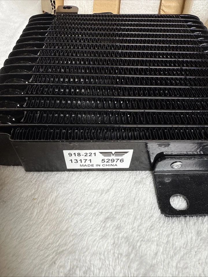 Enfriador de aceite Dorman 918-221 para Mitsubishi Outlander 2003-2006 Foto 3 de 4
