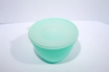 Vintage Tupperware Crisp It Lettuce Keeper Jadeite Green #679 With Dome Lid #680