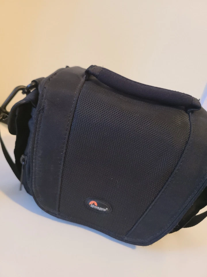 Компактная сумка для фотоаппарата LowePro Edit 110 кобура с ремешком вмещает 6 x 3 x 4,25 дюйма в высоту - Изображение 2 из 4