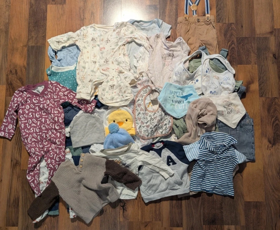 0-3 months 28 pieces bundle boy/unisex clothes