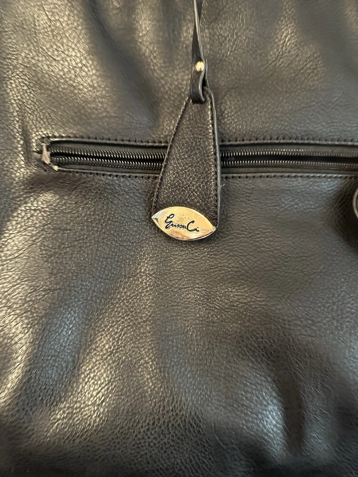 Bolso de cuero Gussaci con tachuelas negras Foto 2 de 4