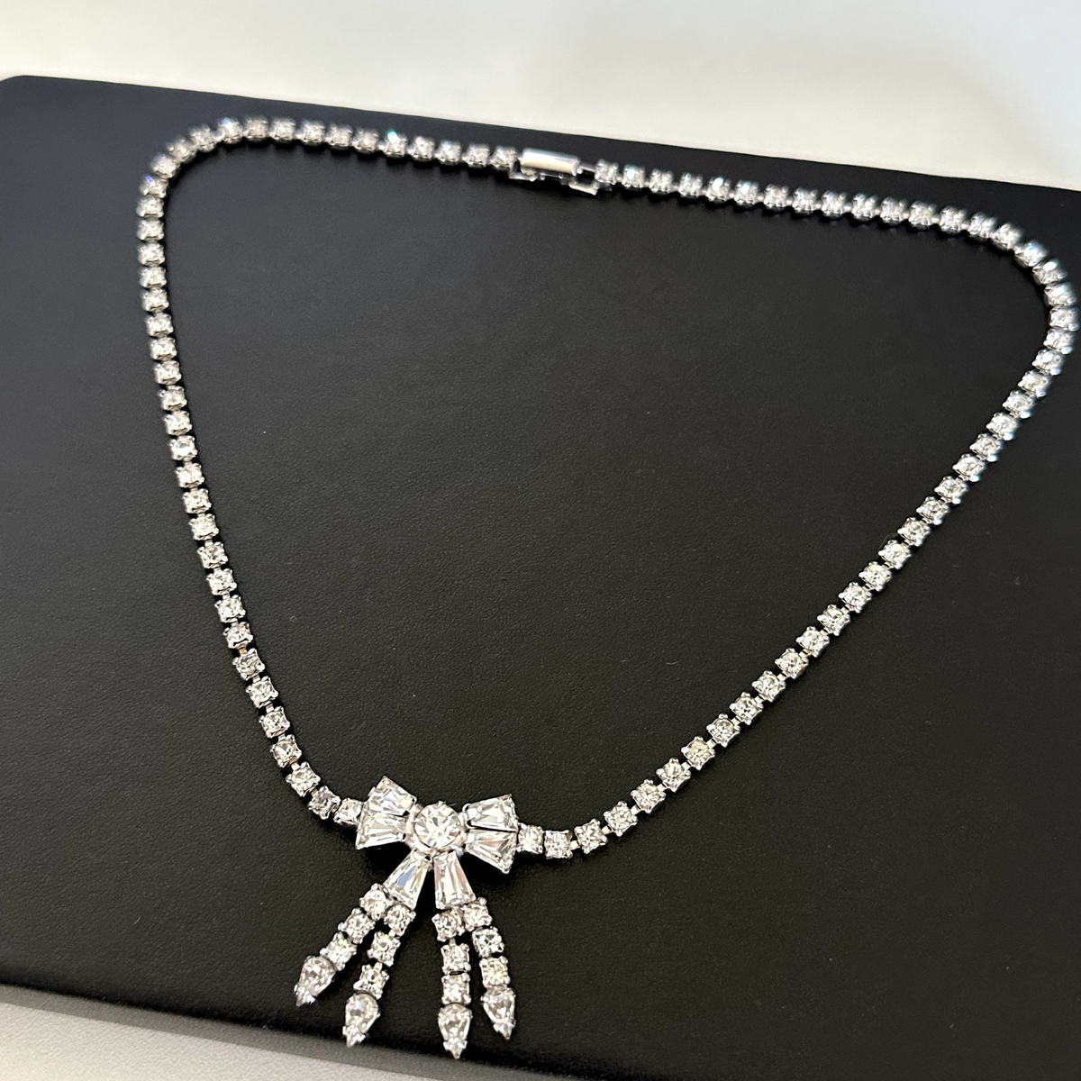 ★ROSEMONT★ Silver Ribbon Necklace RA24C36K Vintage Parco Designer Clear Ice Rhinestone Silver Tone Bow
