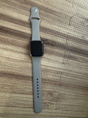 Apple Watch Series 9 (GPS + Cellular) 41mm - Silver Stainless Steel