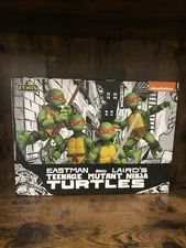 Teenage Mutant Ninja Turtles TMNT Eastman and Laird's Deluxe 4 Figure Set