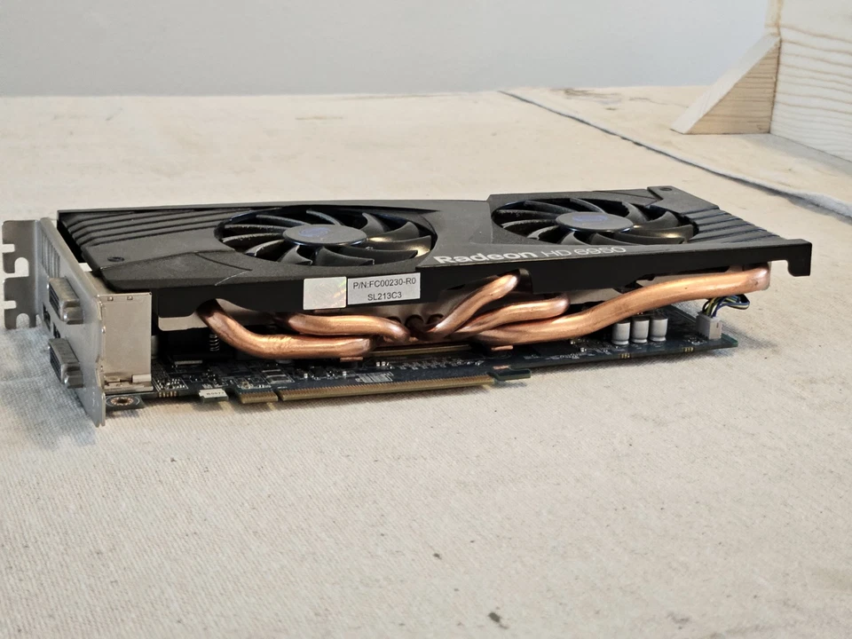 Sapphire Radeon HD 6950 2GB GDDR5 Graphics Card - DisplayPort, HDMI, DVI - Image 2 of 4