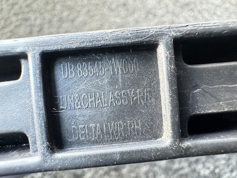 KIA RIO 2011-2014 RIGHT Rear Door Window Rail 83545-1w000 | eBay UK