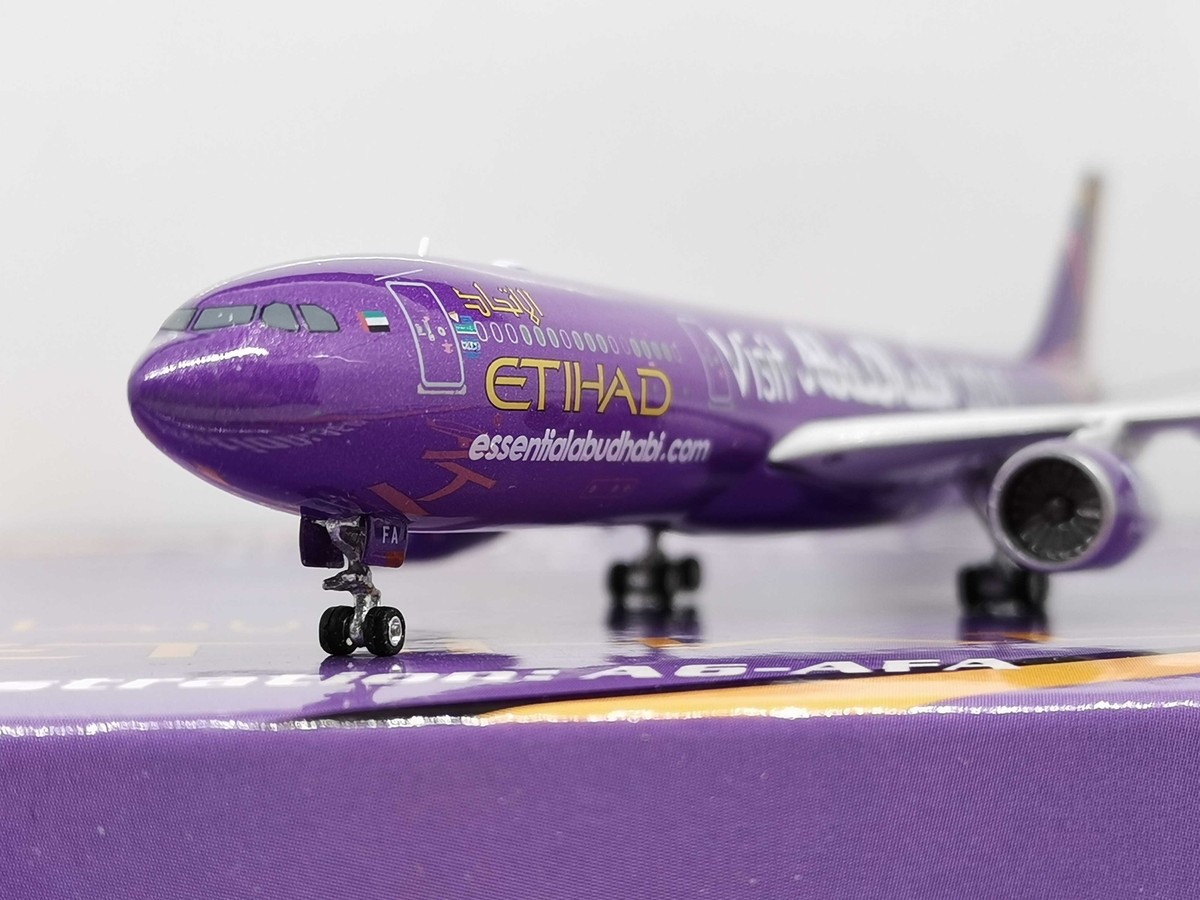エティハド航空 A330-300 旧塗装 Phoenix 1/400 エティハド航空 A330-300 旧塗装 Phoenix 1/400 - メルカリ
