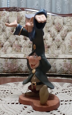 Disney~WDCC~SNOW WHITE & SEVEN DWARFS~DANCING PARTNERS~41372