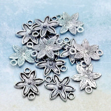 30 pieces - Antique Silver Flower Connectors Charms Pendants Dangles C8