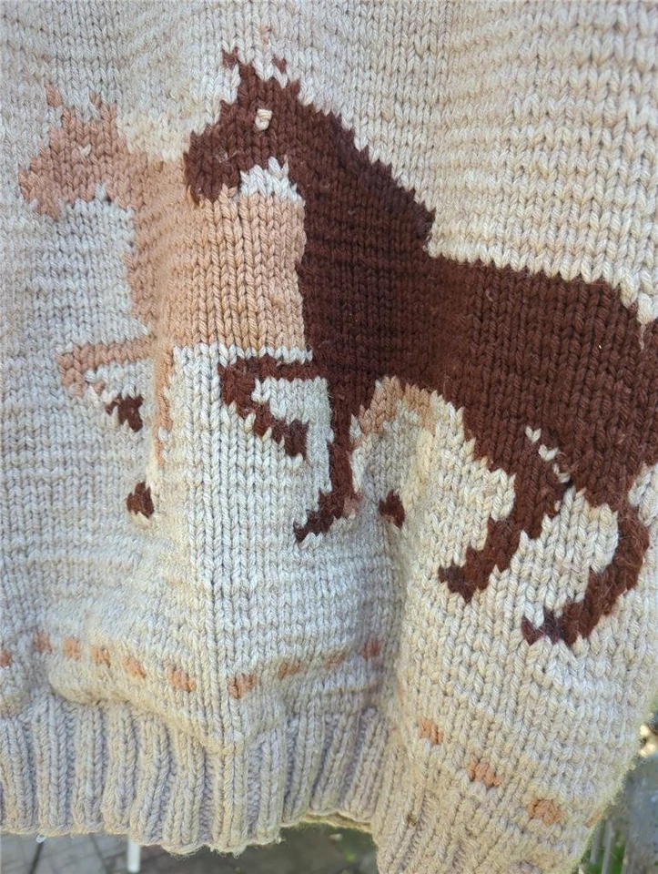 VINTAGE 1950'S HAND KNIT WOOL TAN LINED HORSE SWEATER 54" CHEST METAL ZIPPER - Image 2 of 4