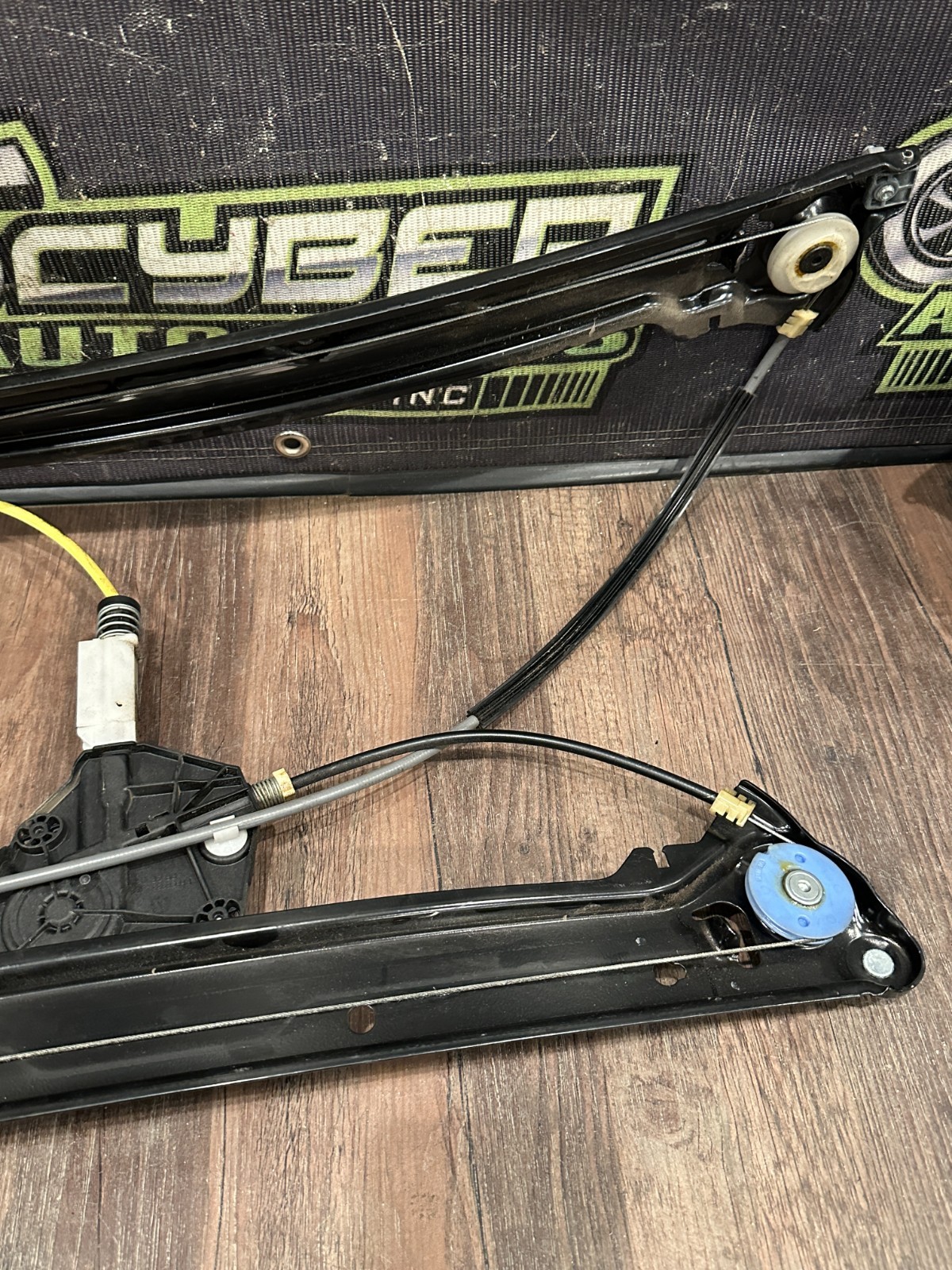 Lamborghini Urus 2018-2024 FRONT+RIGHT Window regulator