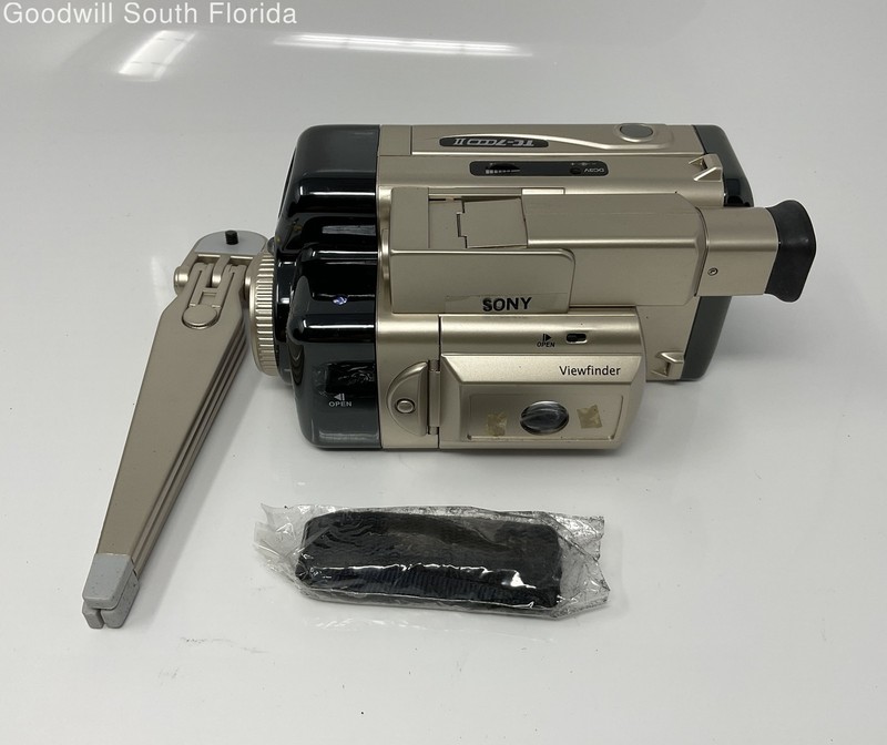 Sony TC-7000 II Gold Focus Free Viewfinder Movie Camera With Tripod And Case NCL