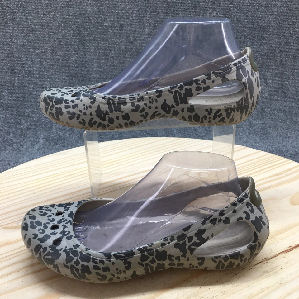 Босоножки Crocs женские 8 Kadee балетки серые резиновые повседневные с анималистическим принтом 203105 - Изображение 2 из 4