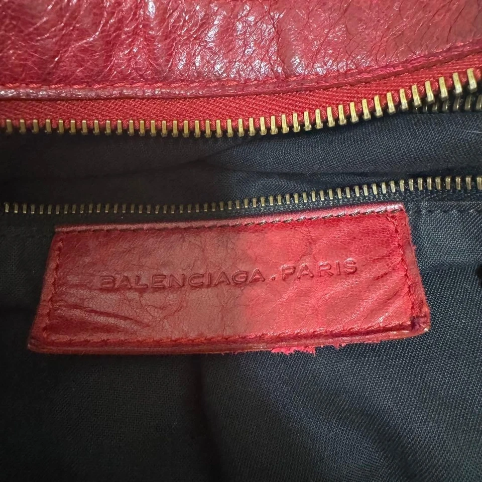 Bolsa de ombro Balenciaga The Day couro borgonha usada couro macio leve rara!! - Imagem 4 de 4