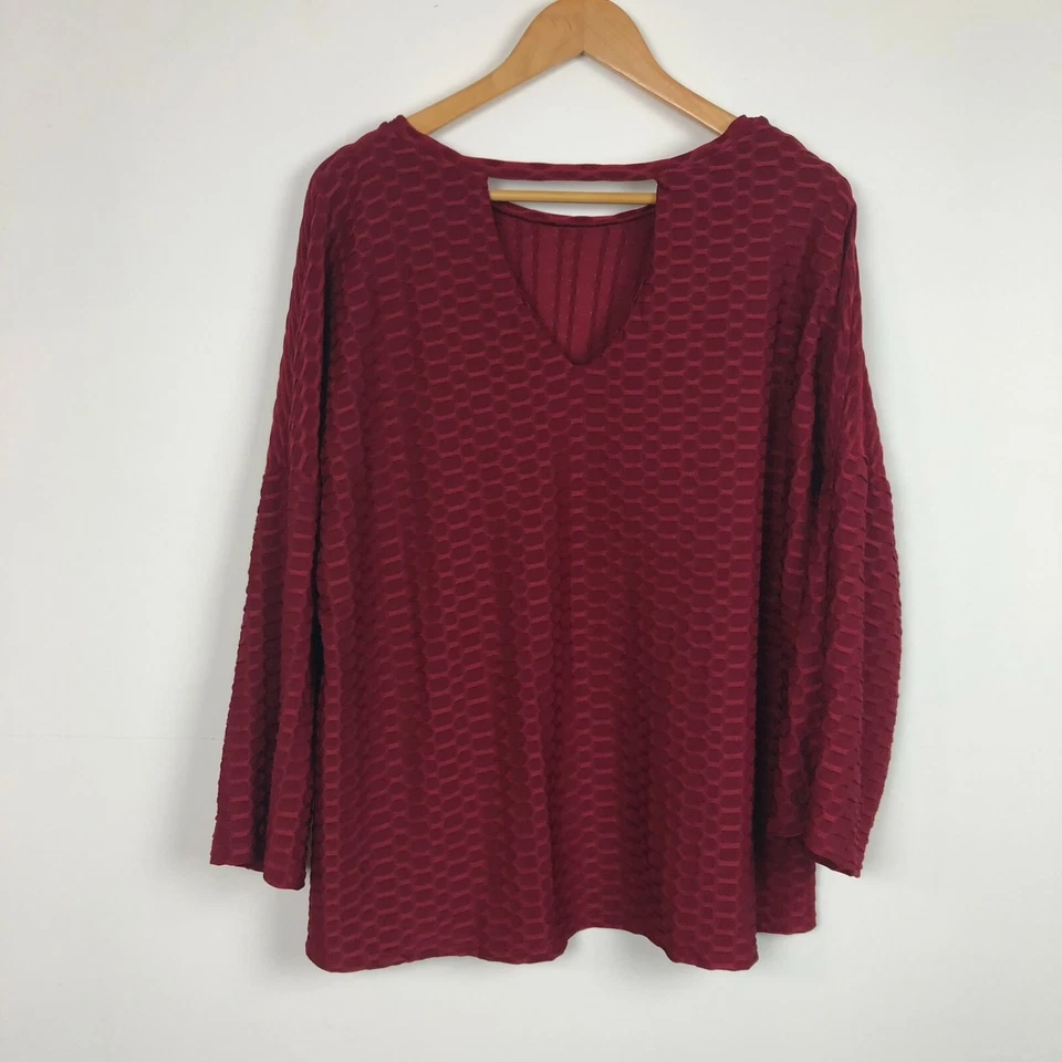 Blusa para mujer Cocomo texturizada manga larga ojo de cerradura espalda camisa roja lisa talla 2X Foto 3 de 4