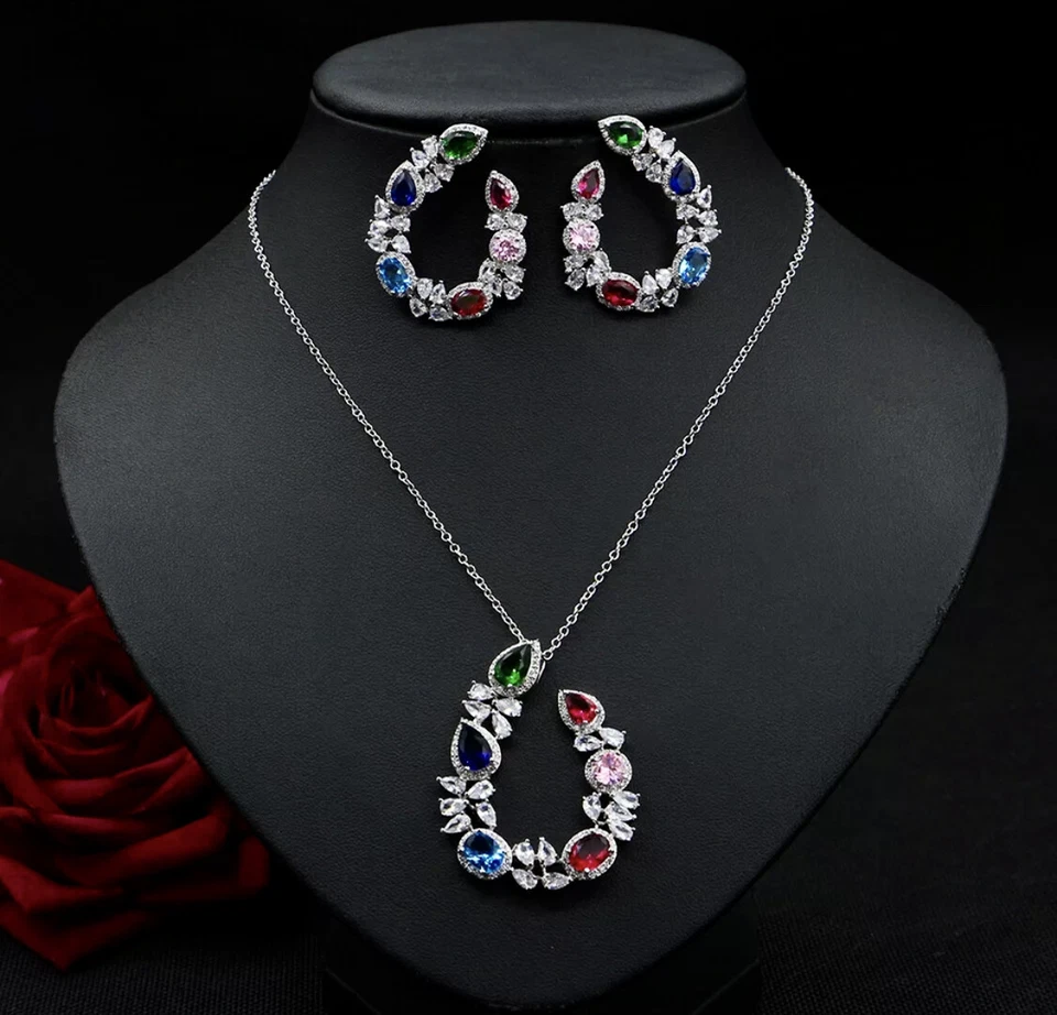 Juego de regalo collar de aretes de zafiro multicolor enchapado en oro blanco de 18k Foto 2 de 4